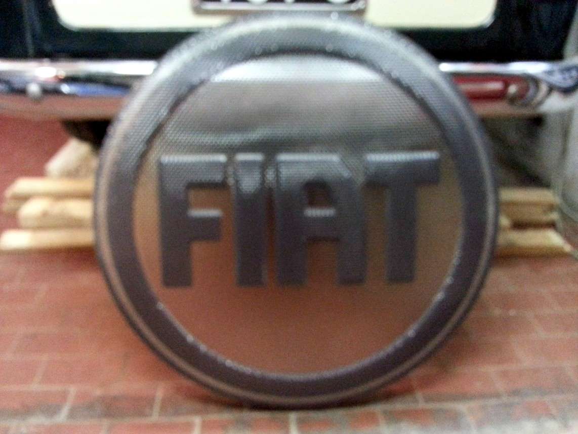 Insegna auto Fiat grigia